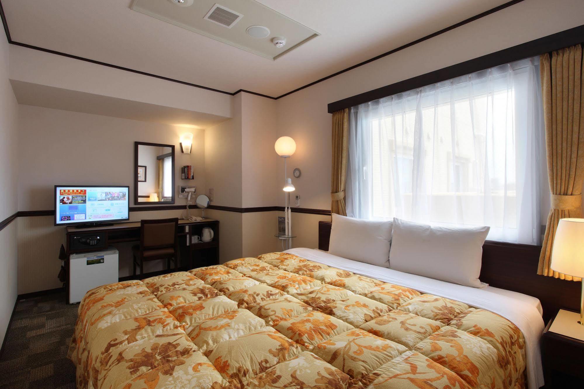 Toyoko Inn Kofu-Eki Minami-Guchi No.1 Exterior foto